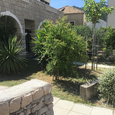 Apartmani Domenika Zuljana Exterior photo