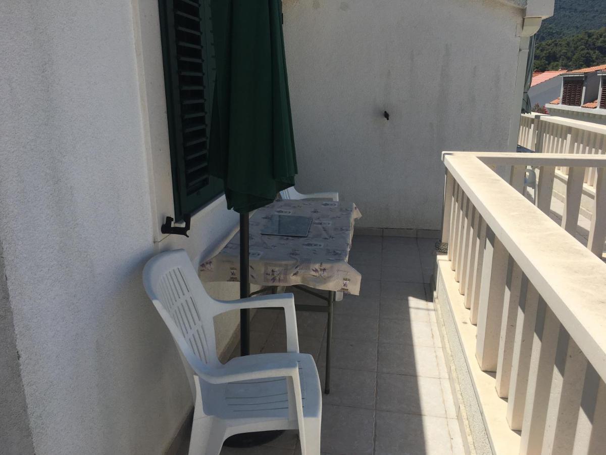 Apartmani Domenika Zuljana Exterior photo